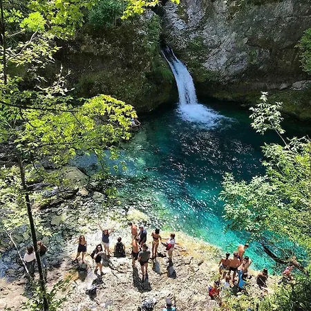 مكان تخييم Komani Lake Valbona Thethi شكودر