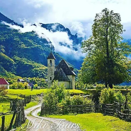 مكان تخييم Komani Lake Valbona Thethi *
